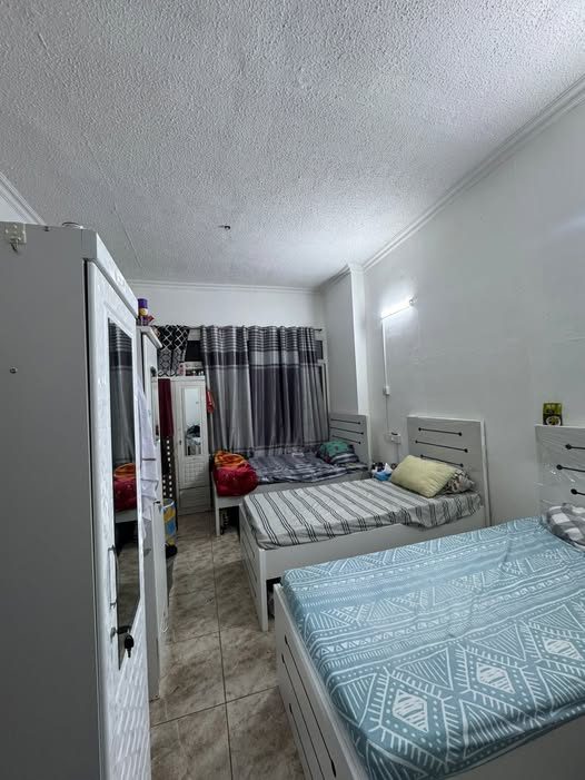 Executive Budspace Ready to move  Available 1 min away Deira city center metro contact