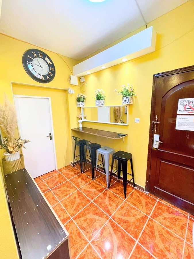NEWLY RENOVATED FLAT na mga  partitions for KABAYAN ONLY....